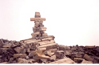 Closeup of one of the Inukshucks past the towers, trail to Black Tusk 2000-09.